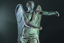 The restored bronze statue Vittoria Alata returns to Brescia